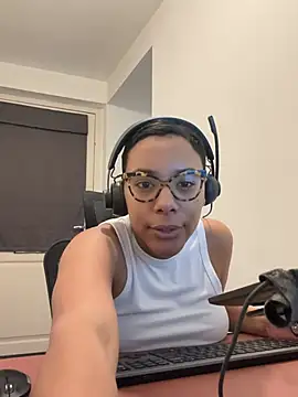 Snapshot of Melia_Rayne chatting on 02.12.26 Melia Rayne online show from 02.12.26