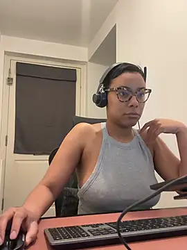 Snapshot of Melia_Rayne chatting on 02.16.26 Melia Rayne online show from 02.16.26