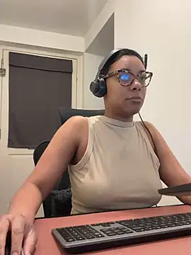 Snapshot of Melia_Rayne chatting on 02.17.26 Melia Rayne online show from 02.17.26