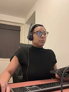 Snapshot of Melia_Rayne chatting on 02.20.26 Melia Rayne online show from 02.20.26