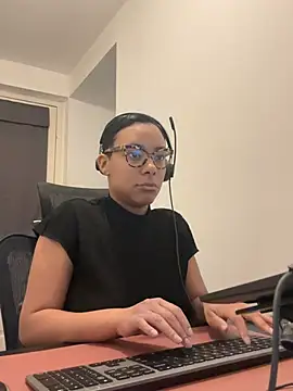 Snapshot of Melia_Rayne chatting on 02.27.26 Melia Rayne online show from 02.27.26