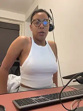 Snapshot of Melia_Rayne chatting on 03.12.26 Melia Rayne online show from 03.12.26