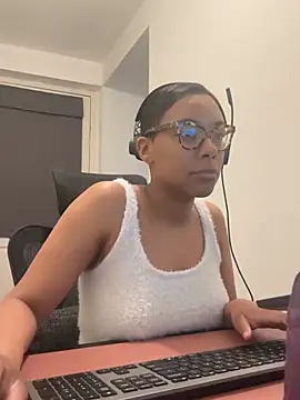 Snapshot of Melia_Rayne chatting on 03.19.26 Melia Rayne online show from 03.19.26