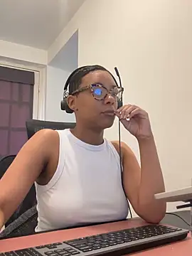 Melia Rayne online show from 04.22.26