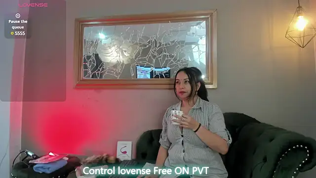 Snapshot of Chanel_milff_ chatting on 03.12.25 Chanel milff  online show from 03.12.25