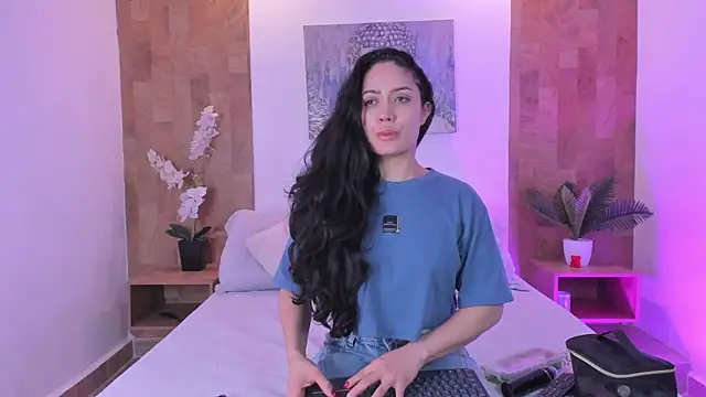 isabella winkler online show from 06.20.26