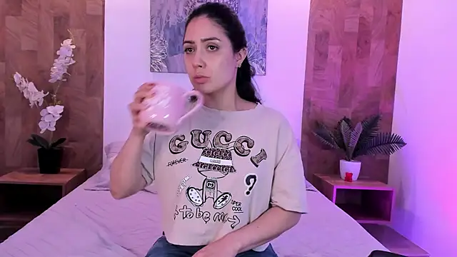 isabella winkler online show from 07.18.26