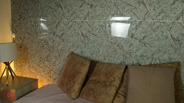 Snapshot of alison222_ chatting on 01.07.26 alison222 online show from 01.07.26