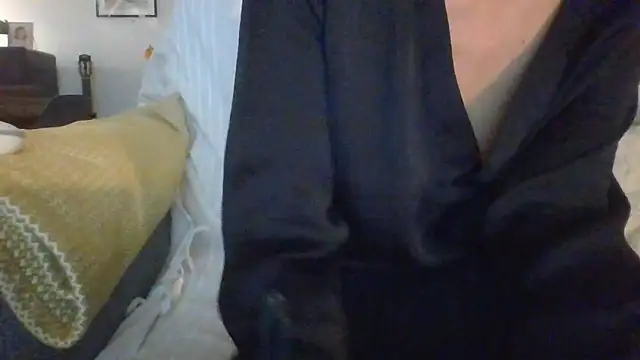 Valentinette online show from 10.28.25