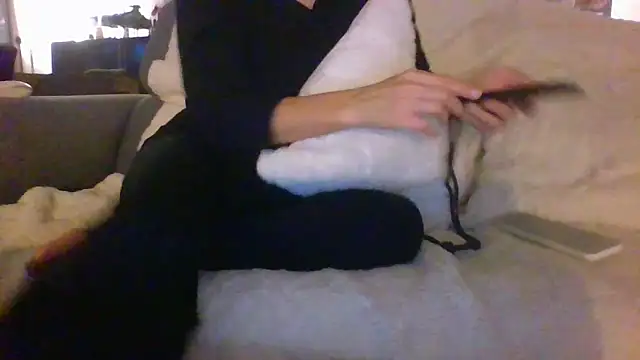 Valentinette online show from 12.18.25