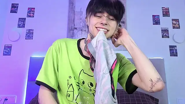 Snapshot of Alex_Vallley chatting on 03.18.26 Alex Vallley online show from 03.18.26