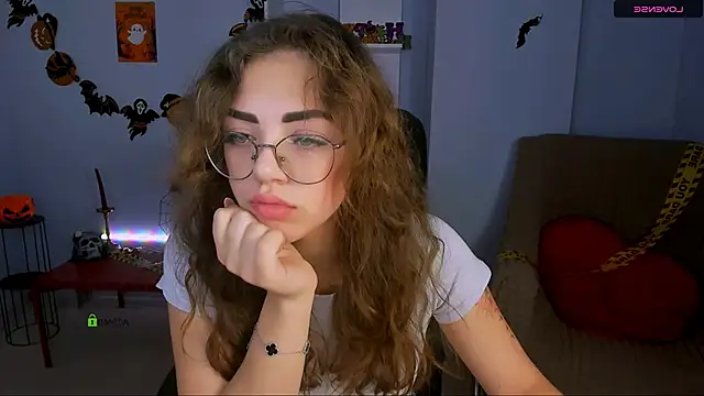 kiki swan online show from 10.28.25