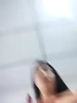 Snapshot of mialorents chatting on 03.20.25 mialorents online show from 03.20.25