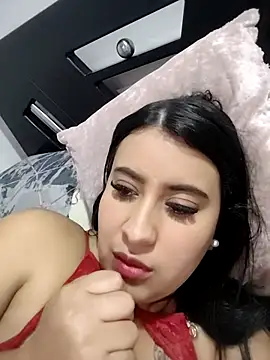 Snapshot of mialorents chatting on 09.13.25 mialorents online show from 09.13.25