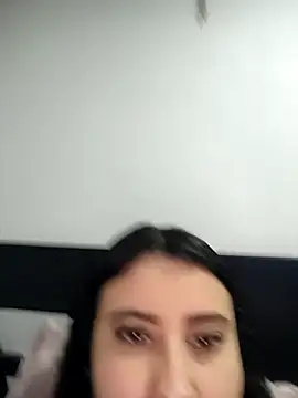 Snapshot of mialorents chatting on 10.03.25 mialorents online show from 10.03.25