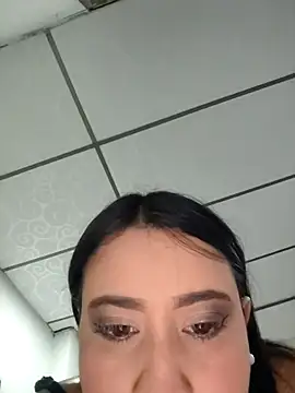 Snapshot of mialorents chatting on 10.10.25 mialorents online show from 10.10.25