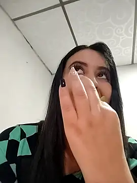 Snapshot of mialorents chatting on 10.11.25 mialorents online show from 10.11.25