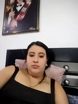 Snapshot of mialorents chatting on 11.06.25 mialorents online show from 11.06.25