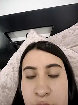 Snapshot of mialorents chatting on 01.10.26 mialorents online show from 01.10.26