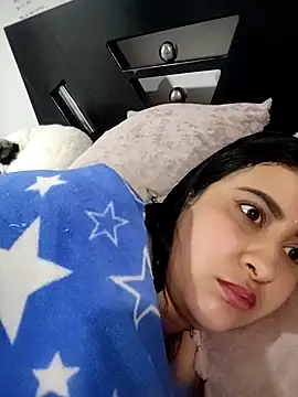 Snapshot of mialorents chatting on 02.01.26 mialorents online show from 02.01.26