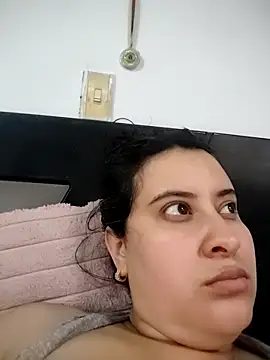 Snapshot of mialorents chatting on 02.03.26 mialorents online show from 02.03.26