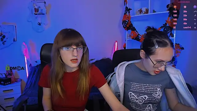 Snapshot of mona_cloud chatting on 10.28.25 mona cloud online show from 10.28.25