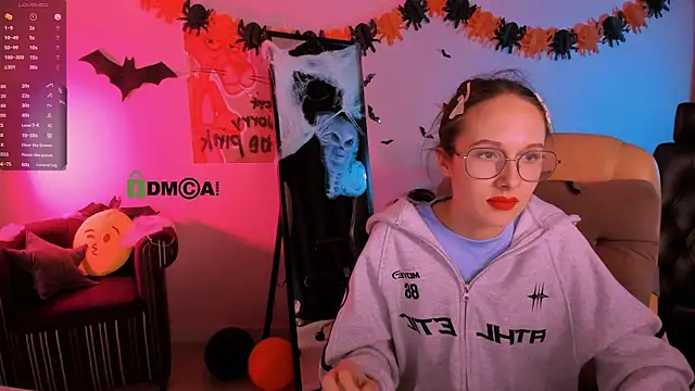 Snapshot of mona_cloud chatting on 11.03.25 mona cloud online show from 11.03.25