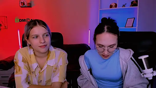 Snapshot of mona_cloud chatting on 12.03.25 mona cloud online show from 12.03.25