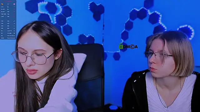 Snapshot of mona_cloud chatting on 12.14.25 mona cloud online show from 12.14.25