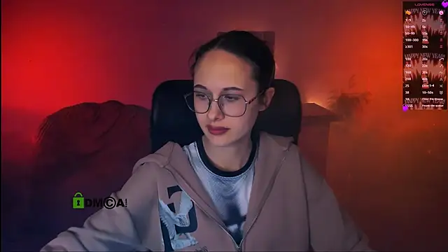 Snapshot of mona_cloud chatting on 12.19.25 mona cloud online show from 12.19.25