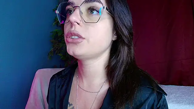 Snapshot of Perfect_Moans chatting on 06.17.26 Perfect Moans online show from 06.17.26