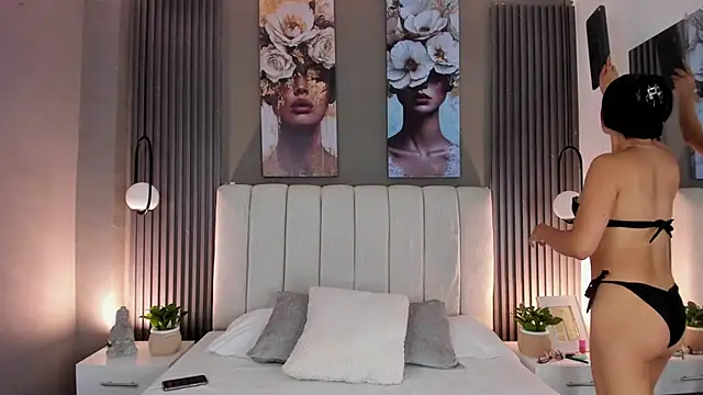 GiannaColling1 online show from 11.10.25