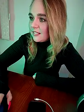 Juicy PeachLux online show from 03.12.25