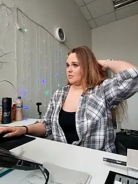 Juicy PeachLux online show from 04.24.26