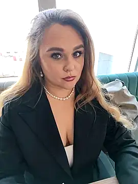 Juicy PeachLux online show from 05.08.26