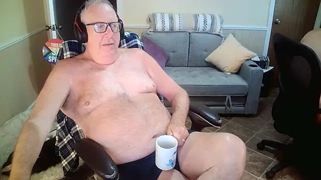 Snapshot of superbearboss chatting on 06.09.26 superbearboss online show from 06.09.26