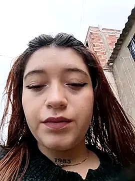 Karina Leon online show from 12.05.25