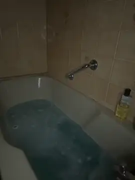 Snapshot of _Niinaa_ chatting on 10.18.25 Niinaa online show from 10.18.25