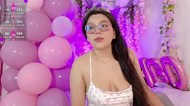 Snapshot of chelsea__coo chatting on 09.28.25 chelsea  coo online show from 09.28.25