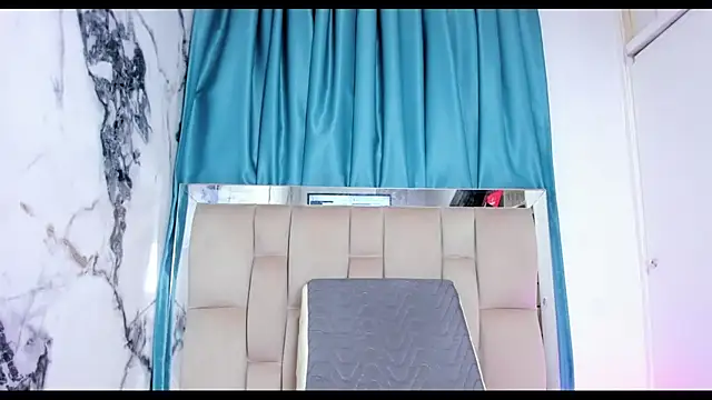 Snapshot of AvaX_777 chatting on 11.11.25 AvaX 777 online show from 11.11.25