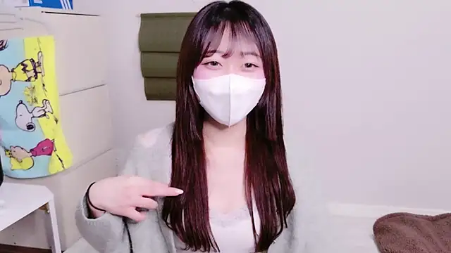 Snapshot of Rodrigues_Lucas chatting on 03.21.25 Rodrigues Lucas online show from 03.21.25