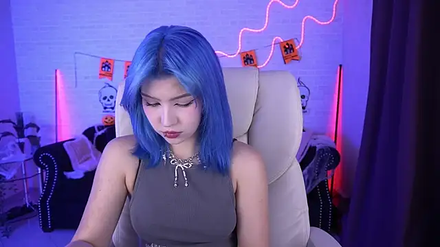 SelenaIris online show from 10.31.25