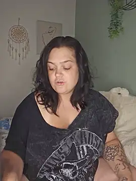 Snapshot of Saucy-Serenity chatting on 07.19.26 Saucy-Serenity online show from 07.19.26