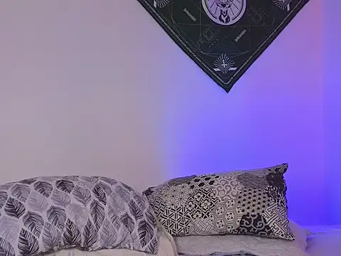 samevansx  online show from 10.24.25