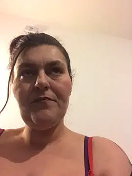 Snapshot of Curvy-Essex-Milf chatting on 03.21.25 Curvy-Essex-Milf online show from 03.21.25