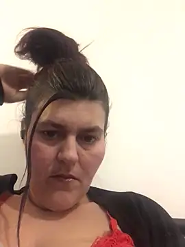 Snapshot of Curvy-Essex-Milf chatting on 03.22.25 Curvy-Essex-Milf online show from 03.22.25