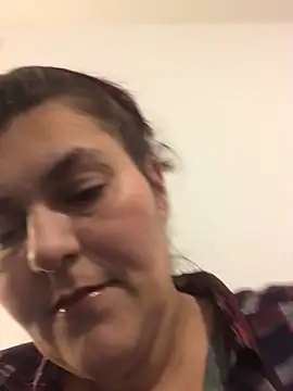 Snapshot of Curvy-Essex-Milf chatting on 03.22.25 Curvy-Essex-Milf online show from 03.22.25