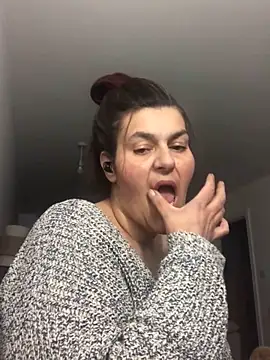 Snapshot of Curvy-Essex-Milf chatting on 10.10.25 Curvy-Essex-Milf online show from 10.10.25