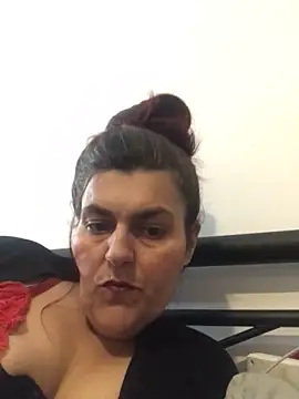 Snapshot of Curvy-Essex-Milf chatting on 10.11.25 Curvy-Essex-Milf online show from 10.11.25