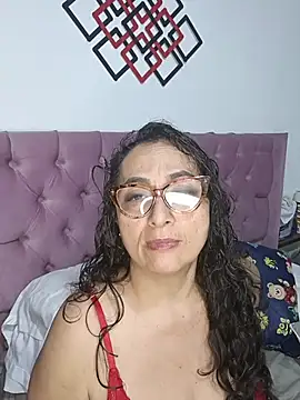 AlessandraLeroy online show from 11.20.25